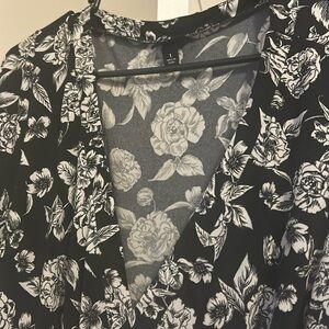 Torrid black and white floral dress Size 1